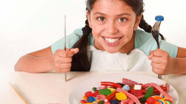 Waspada Jika si Kecil Sering Makan Manis
