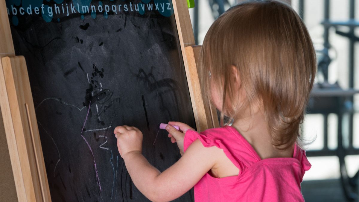 Benarkah Anak Ambidextrous Memiliki Kaitan dengan ADHD?