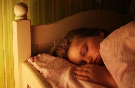 Sudahkah Anda Mematikan Lampu Saat Tidur?