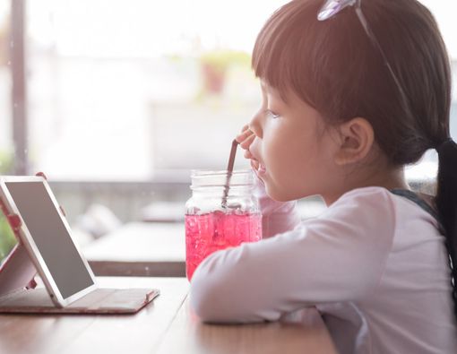 Jangan Selalu Dituruti, Ini Bahaya Kasih Anak iPad atau Tablet