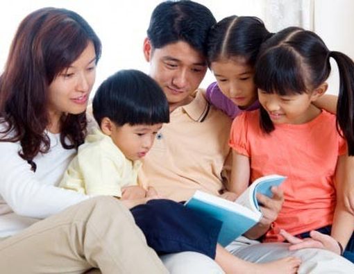 Menumbuhkan Minat Membaca pada Si Kecil