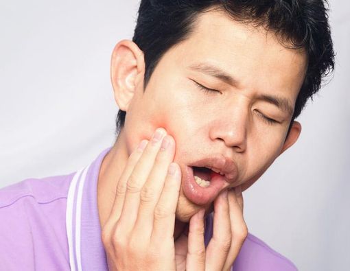 Pertolongan Pertama Saat Sakit Gigi Menyerang