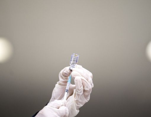 Alasan Dilarang Minum Obat Pereda Nyeri Sebelum Vaksinasi COVID-19