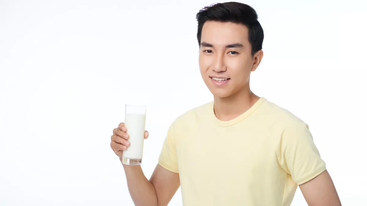 Sering Minum Susu Penambah Berat Badan, Amankah bagi Ginjal?