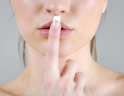 Apakah Virus HIV Bisa Menular Lewat Hubungan Seksual Fingering