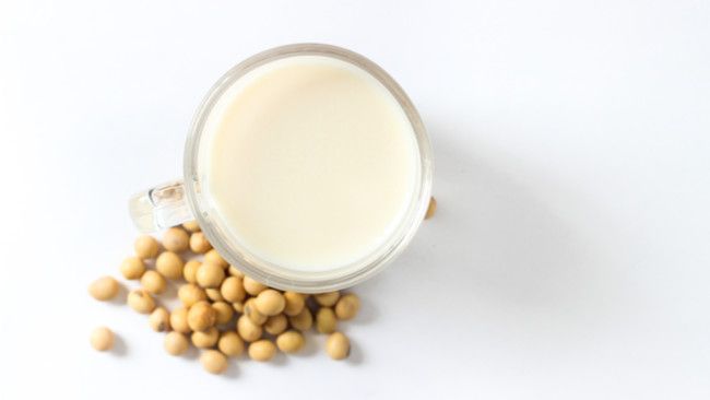 Apakah Nutrisi dalam Susu Soya Setara dengan Susu Sapi?