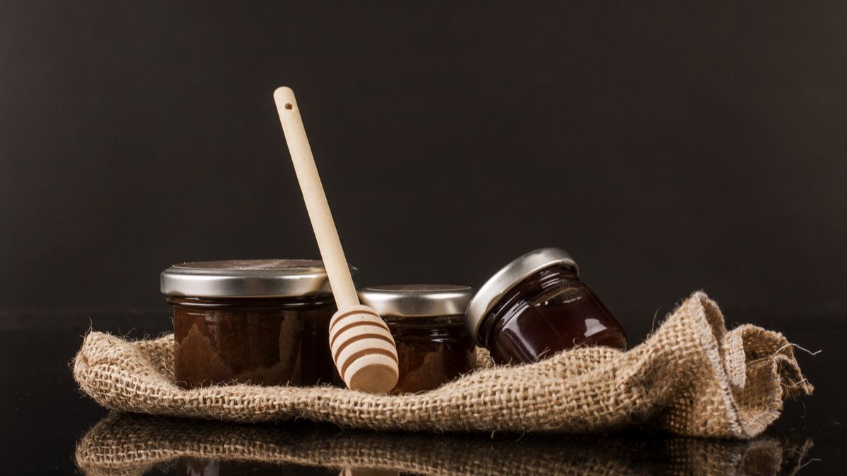 14 Manfaat Madu Hitam bagi Kesehatan Tubuh