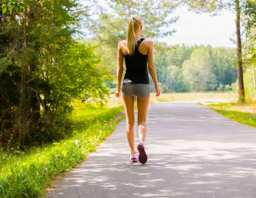 Jalan Kaki di Alam Terbuka Hijau Bermanfaat untuk Otak