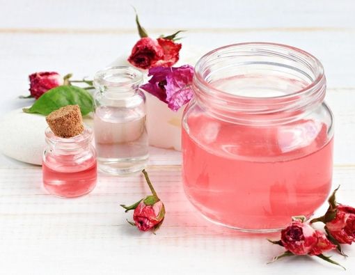 Waspada Efek Samping Air Mawar pada Kulit