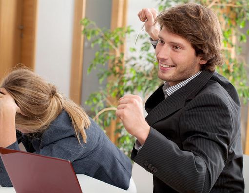 Gaji Besar vs. Kepuasan Kerja, Mana yang Lebih Bikin Bahagia?