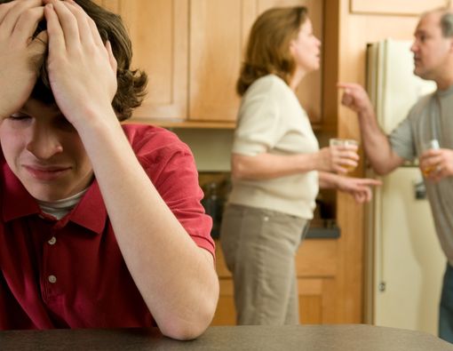 Ini Ciri-ciri Anda Punya Hubungan Toxic dengan Keluarga Sendiri