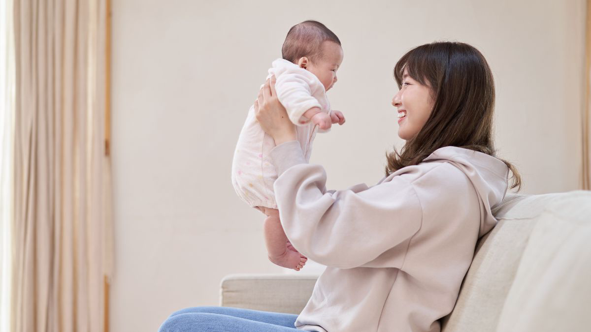 Stimulasi Bayi 4 Bulan