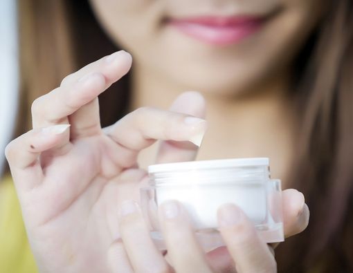 Teknik Slugging Bikin Wajah Glowing, Benar Tidak Ya?