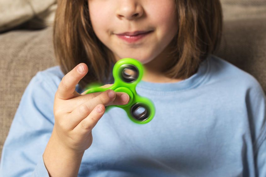 Bahaya di Balik Asyiknya Permainan Fidget Spinner