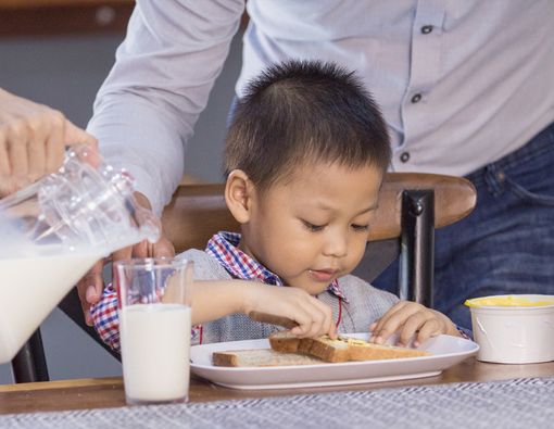 Cegah Virus Corona dengan Susu yang Tepat untuk Anak