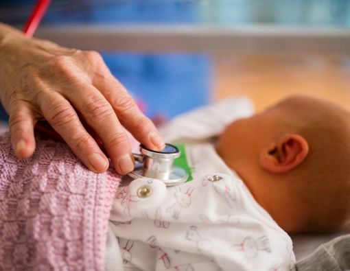 Penanganan dan Pengobatan COVID-19 Pada Bayi Baru Lahir