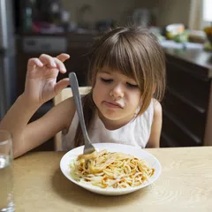 6 Penyebab Nafsu Makan Anak Turun dan Tips Menghadapinya 