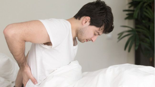 Sakit Pinggang Saat Bangun Tidur, Ada Gejala Apa?
