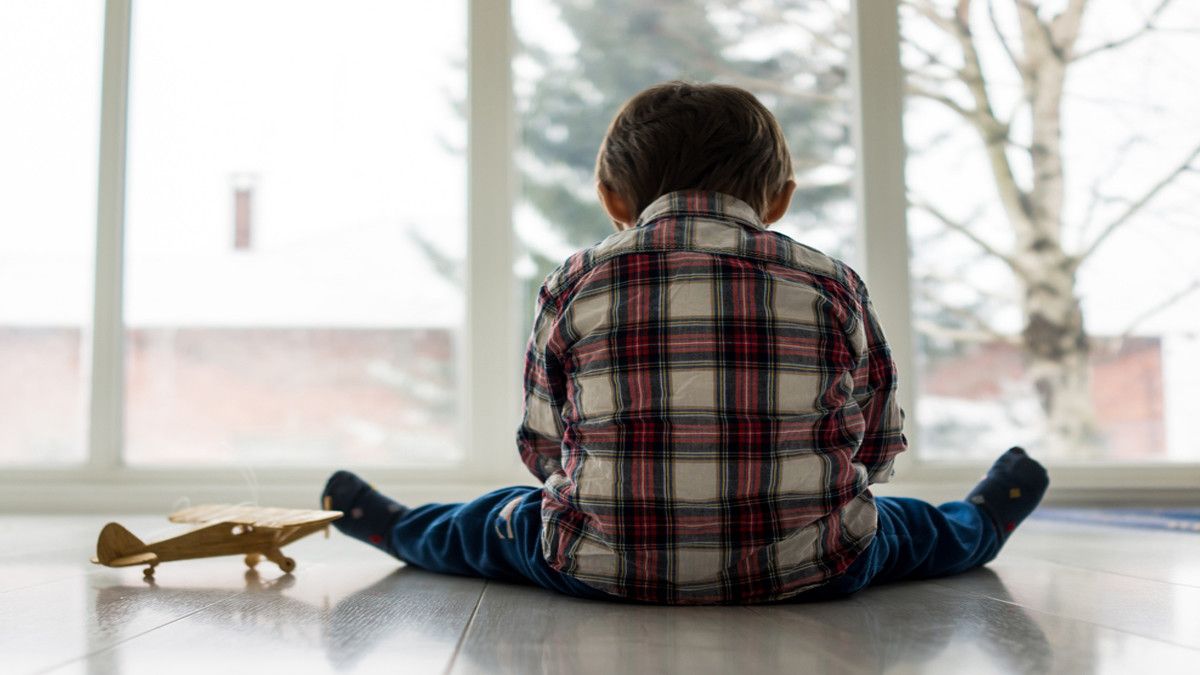 Kenali Internalizing Behavior yang Membuat Anak Tertutup dan Penakut