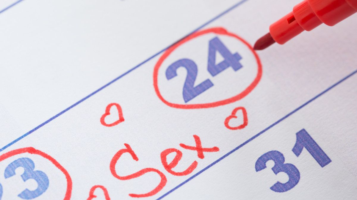 Lebih Baik Punya Jadwal Seks atau Spontan Saja?