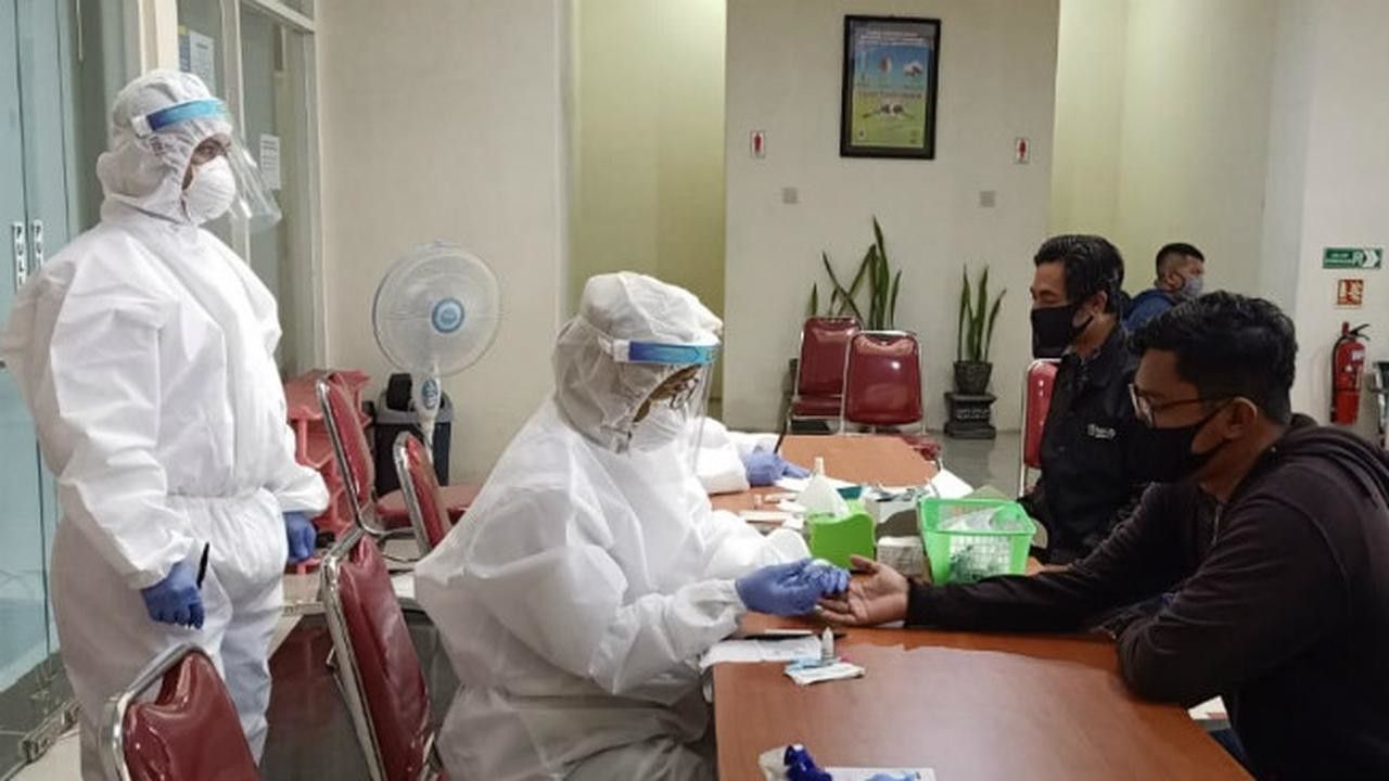 Waspada, Kasus Positif Virus Corona di Jawa Timur Hampir 4.000!