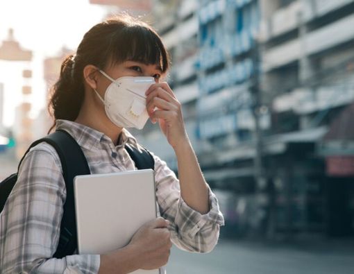 Aturan Pakai Masker Anti Polusi agar Tidak Jerawatan