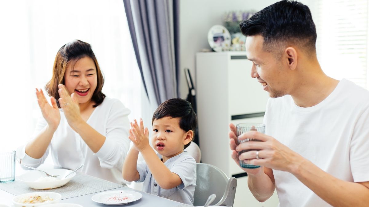 Bagaimana Cara Memberikan Contoh Perilaku Baik kepada Anak?