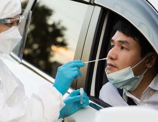 Awas Tertukar Gejala Omicron dan Flu, Kapan Harus Tes PCR?