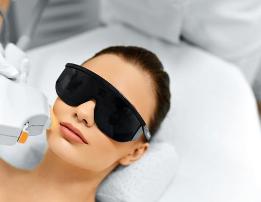 Efektivitas Terapi Intense Pulsed Light untuk Mengatasi Jerawat