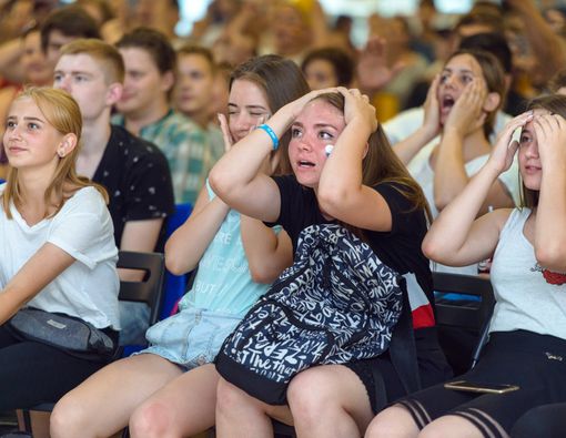 Wanita yang Sering Nobar Piala Dunia, Awas 6 Penyakit Ini