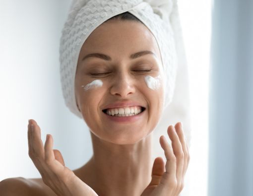 Kenali Perbedaan Skincare Moisturizing dan Hydrating untuk Kulit Wajah!