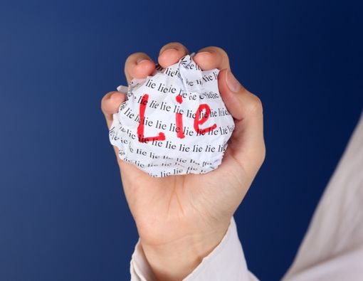 Alasan Orang dengan Kecanduan Cenderung Berbohong