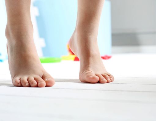 Kaki Anak Sering Pegal? Awas Flat Feet