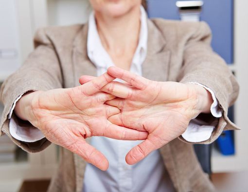 6 Cara Ampuh Menghindari Pegal Linu Saat Liburan