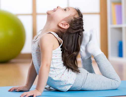 Bisa Dicoba, Ini Manfaat Olahraga Yoga untuk Anak Autis