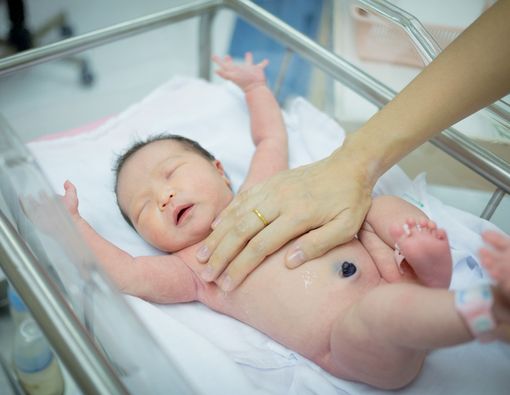 Bolehkah Bayi Prematur Dipijat?