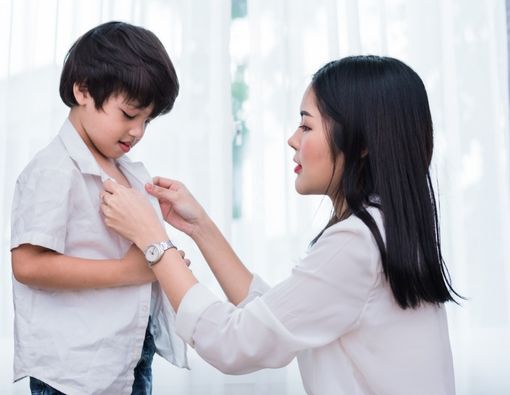 Tips Sukses Mengenakan Pakaian pada Anak dengan ADHD