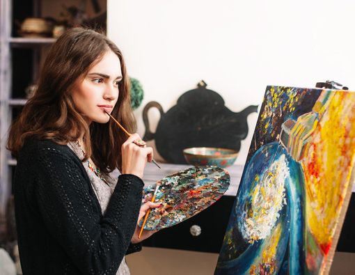 Ini Bedanya Otak Seniman dan Pekerja Kantoran