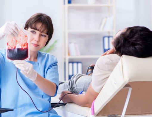 Benarkah Virus Corona Bisa Menular Lewat Transfusi Darah?