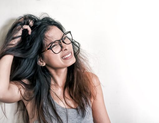 Benarkah Ketombe Menular?