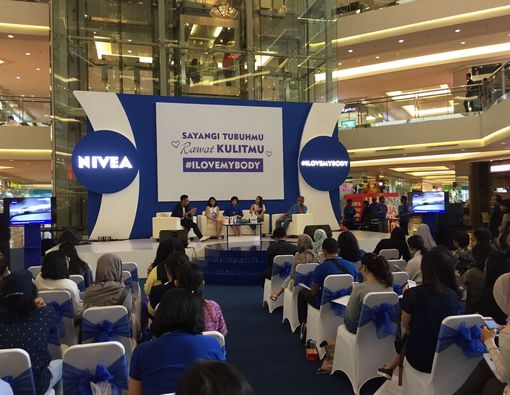 Ternyata Warna Pakaian Bisa Bantu Cegah Kanker Kulit