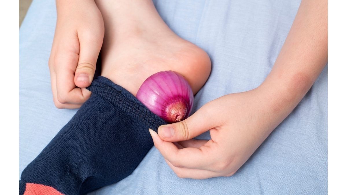 Benarkah Menaruh Bawang Bombai di Kaus Kaki Dapat Sembuhkan Flu?