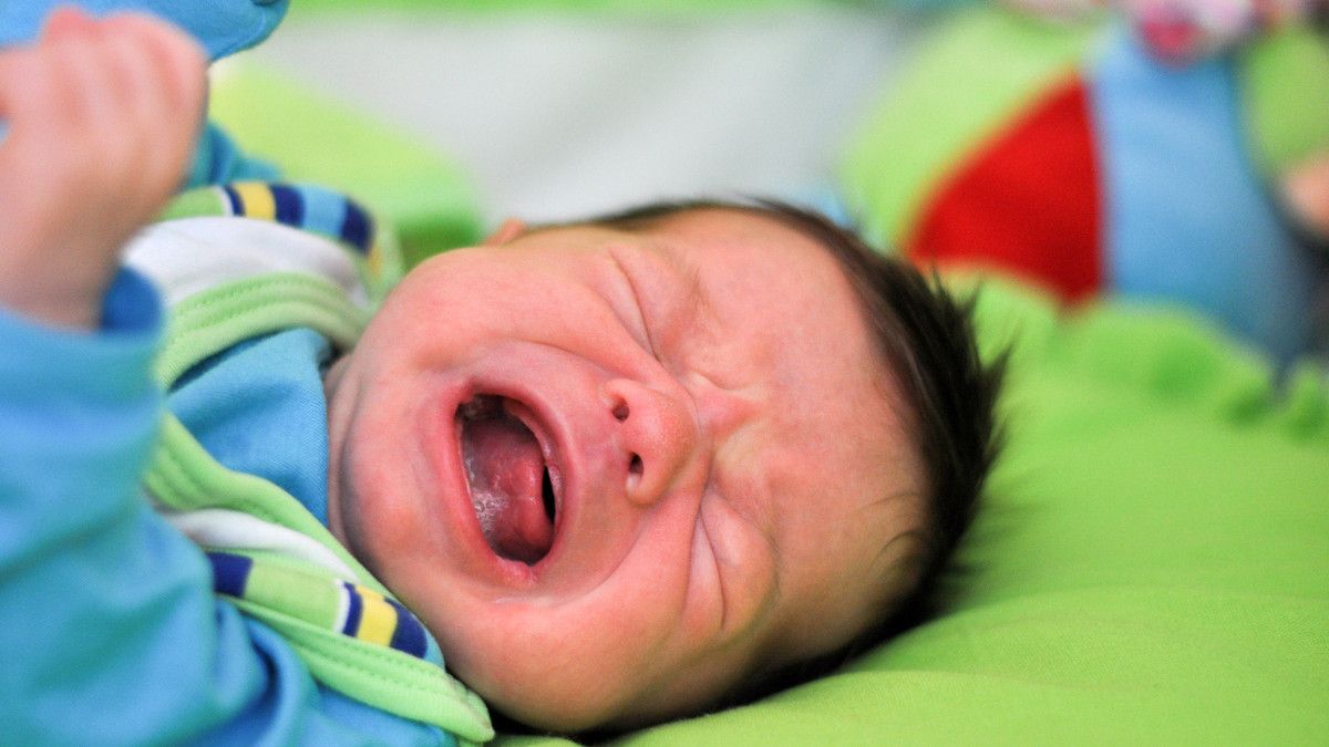 12 Penyebab Bayi Menangis Terus, Tanda Masalah Kesehatan? 