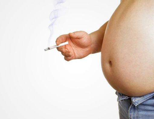 Awas! Merokok Dapat Menyebabkan Perut Buncit