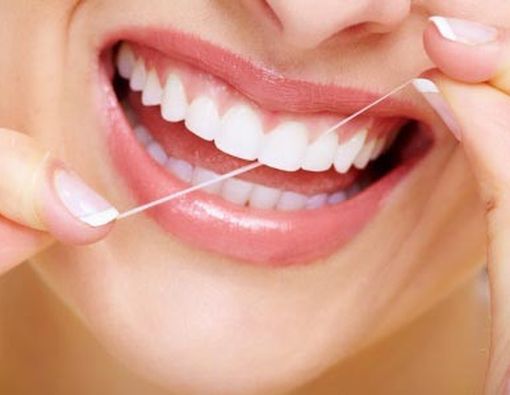 Cara Murah Atasi Karang Gigi: Gosok Gigi ke Sela Gigi