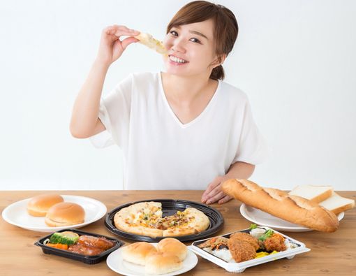 Mengenal Ciri dan Cara Mengatasi Emotional Eating