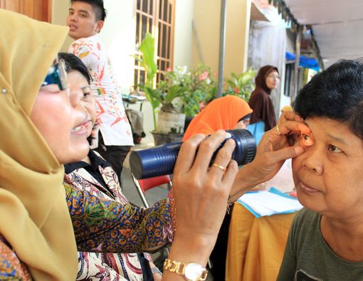 Pertolongan Pertama Saat Mata Kemasukan Benda Asing