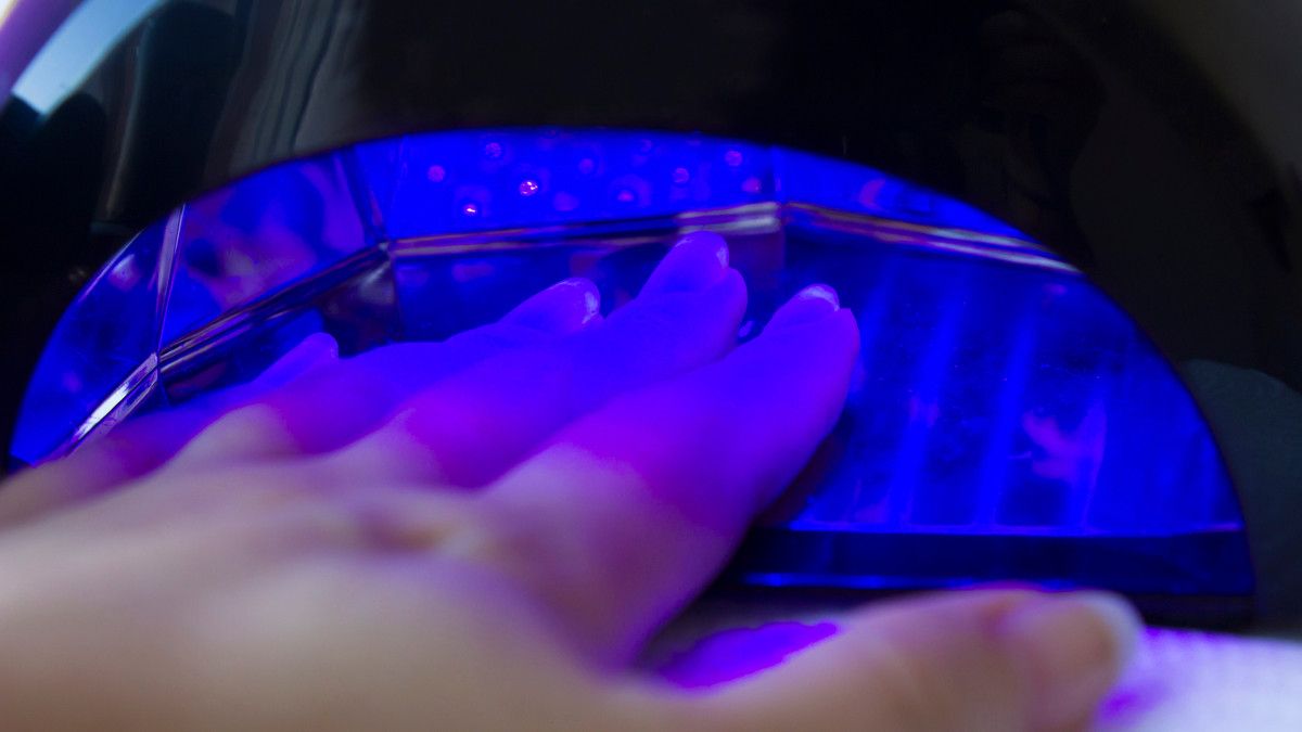 Bersihkan Tangan dari Virus Corona dengan Alat Steril Sinar UV, Ampuh?