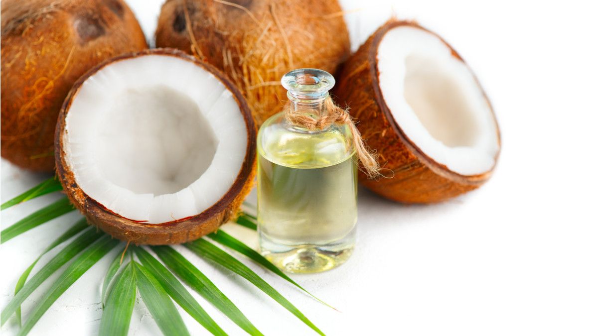 Ini Manfaat Bercukur dengan Minyak Kelapa (Subbotina-Anna/Shutterstock)