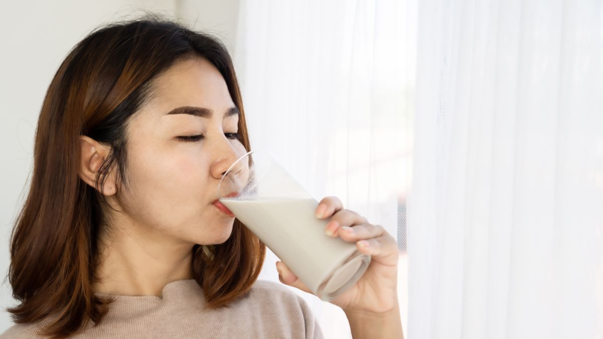 Minum Susu Bikin Orang Dewasa Gemuk, Mitos atau Fakta?